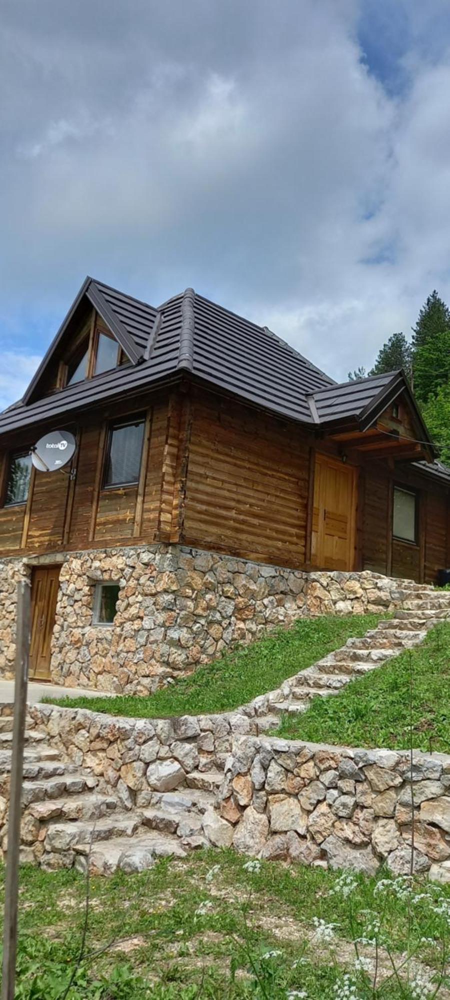 Wooden House Nada *
